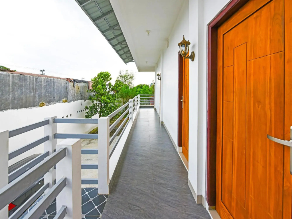 OYO 90898 Hotel Top Jaya