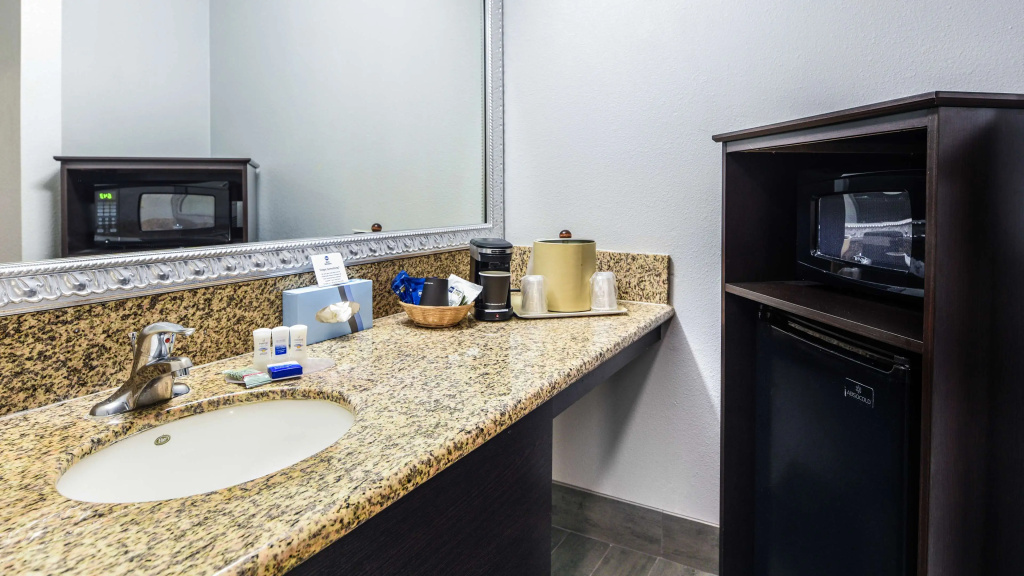 Best Western Desert Villa Inn