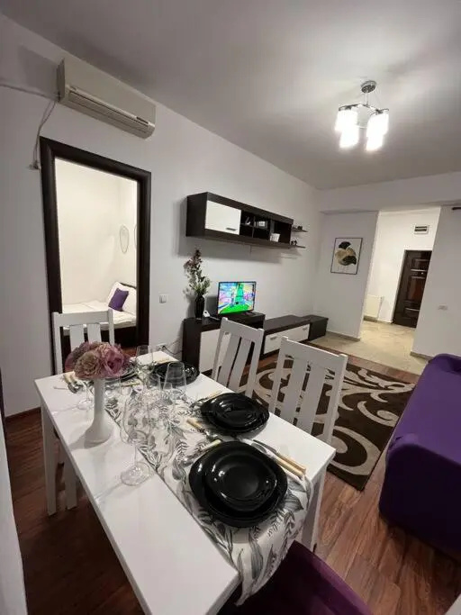 Cara Apartment 5 min walk to the train station