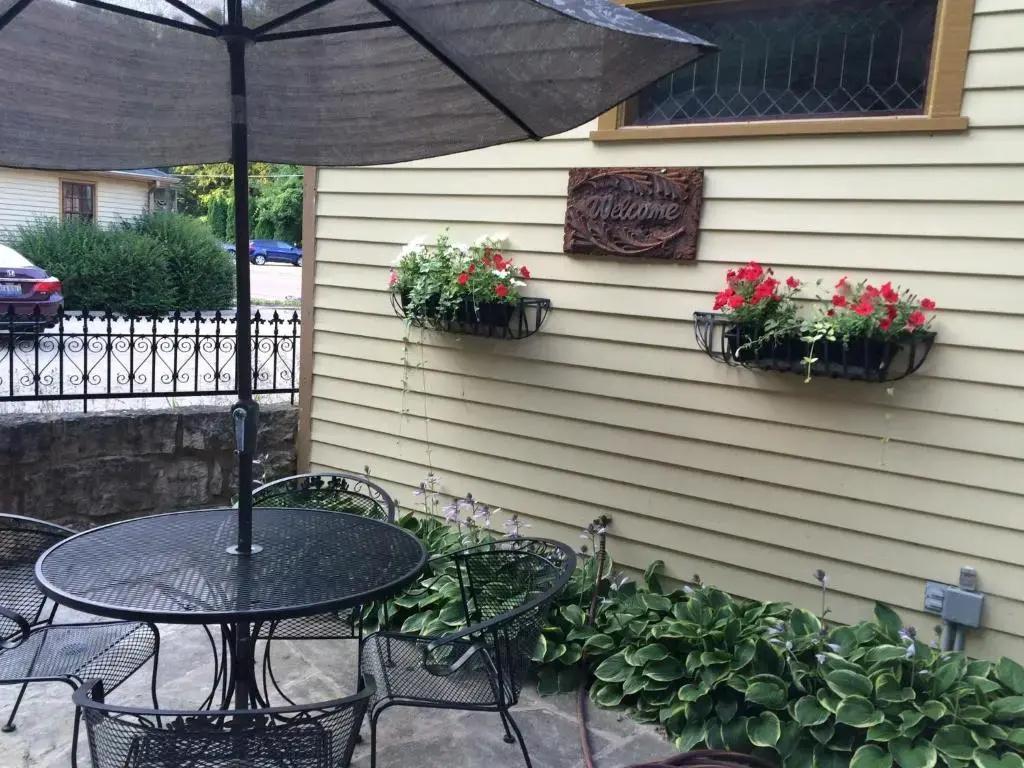 Riverboat Suites