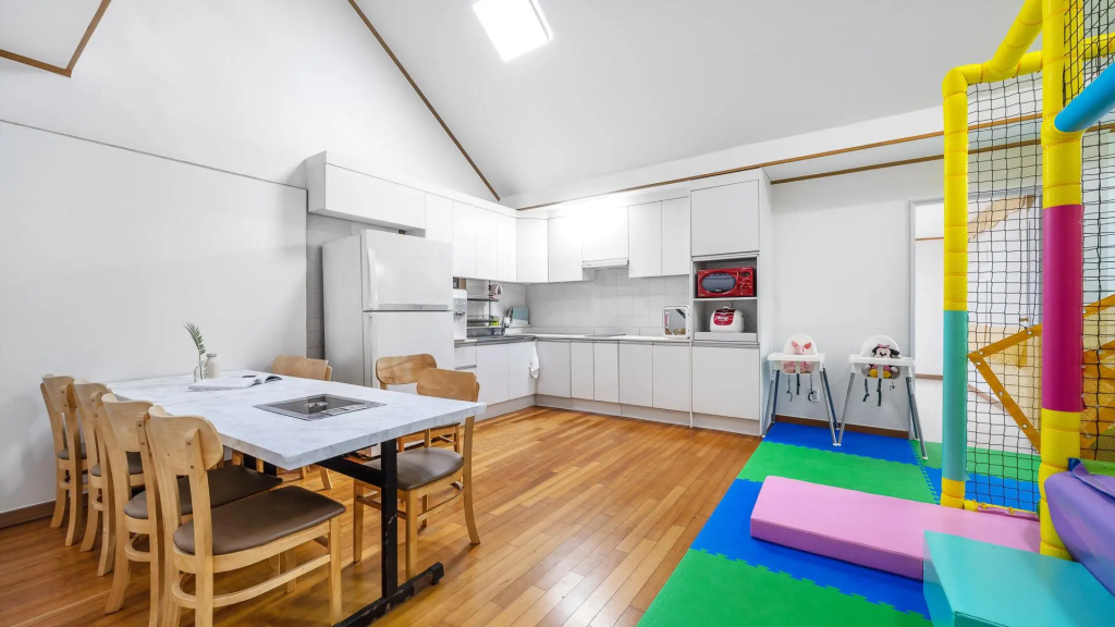 Hongcheon Gureumsokeui Sanchek Kids Poolvilla