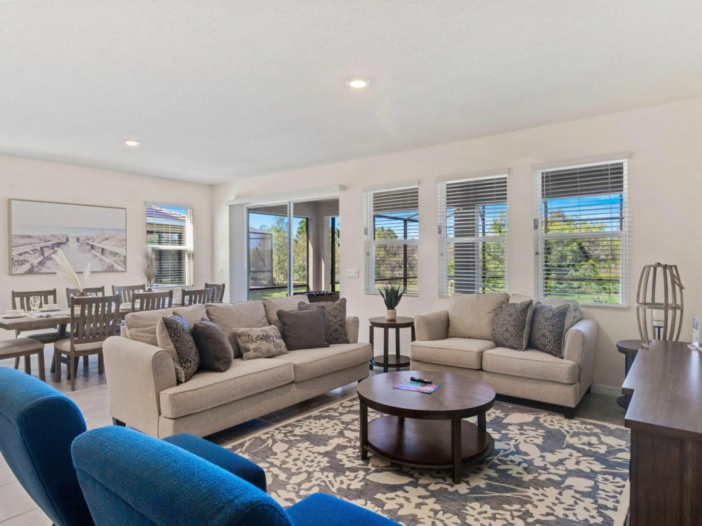 Upstay - Solterra Resort Home w Hot Tub and Pool, Davenport