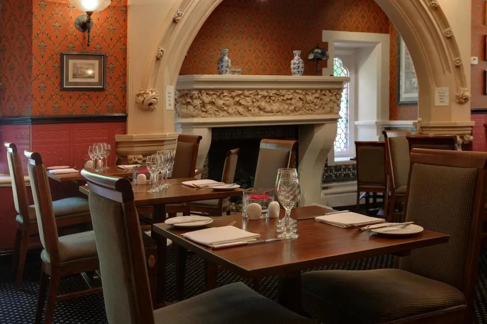 Grim'S Dyke Hotel
