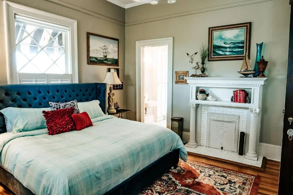 Heritage House Bed & Breakfast
