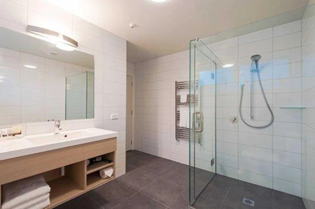 Clarion Suites Ambassador