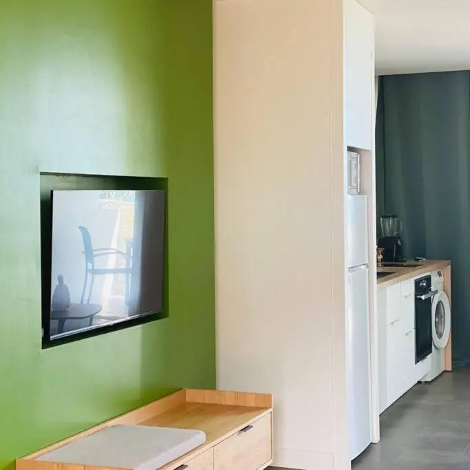 Studio tropical, beautifully renovated, sea view
