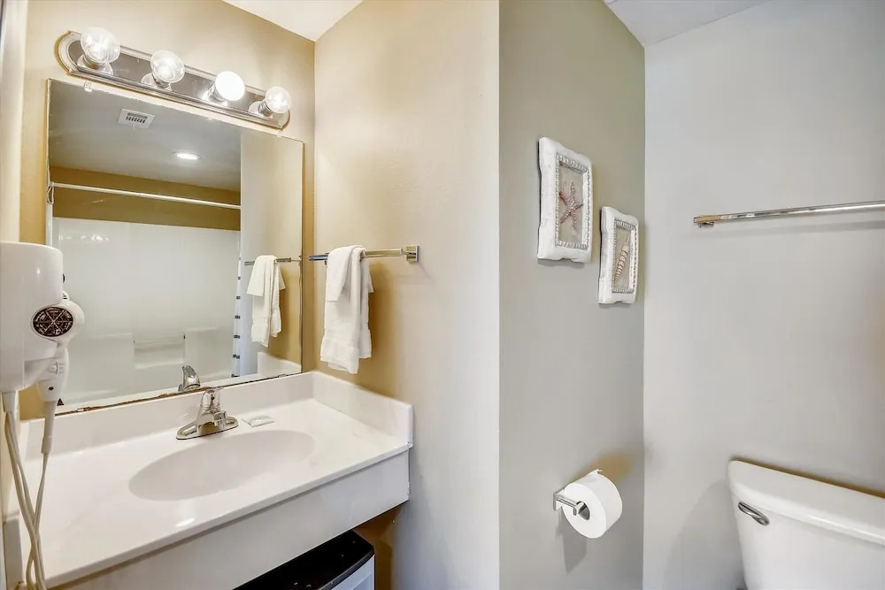 Shores of Panama 1804 - 2 Bedroom + Bunkroom . Updated! Free Fun. 2 Condo by RedAwning