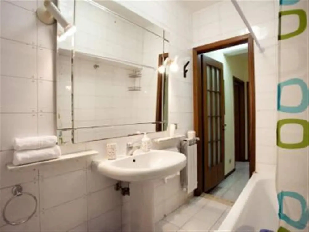 Comfortable Trastevere Apartment, Wifi, Parking
