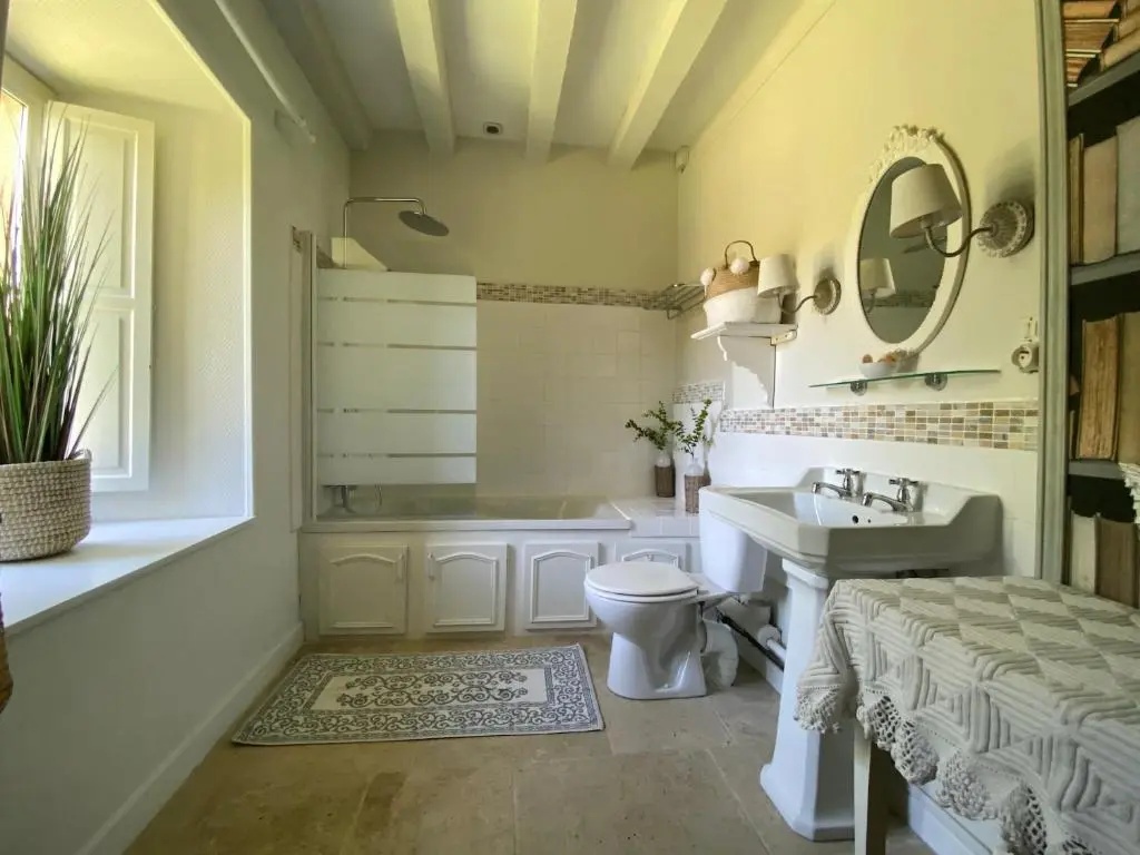 Le Petit Chateau De Sainte Colombe