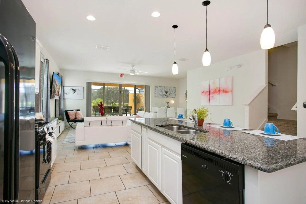 Enjoy the Private View! Roomy Town Home With Pool, 20 Mins From Disney #5st739