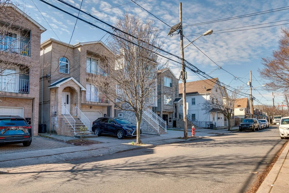 Comfortable Elizabeth Retreat ~ 16 Mi to Manhattan