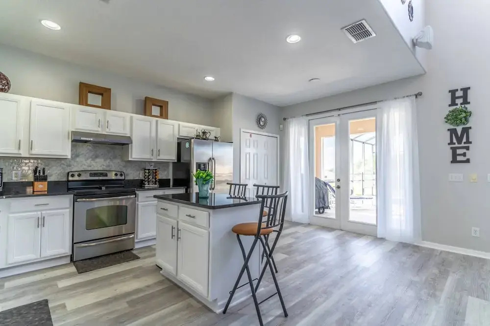 8523 Emerald Island