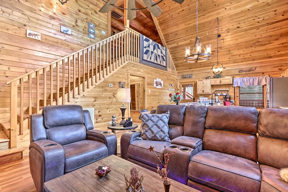 'star Lite' Cabin: Hot Tub, Deck & Pool Table