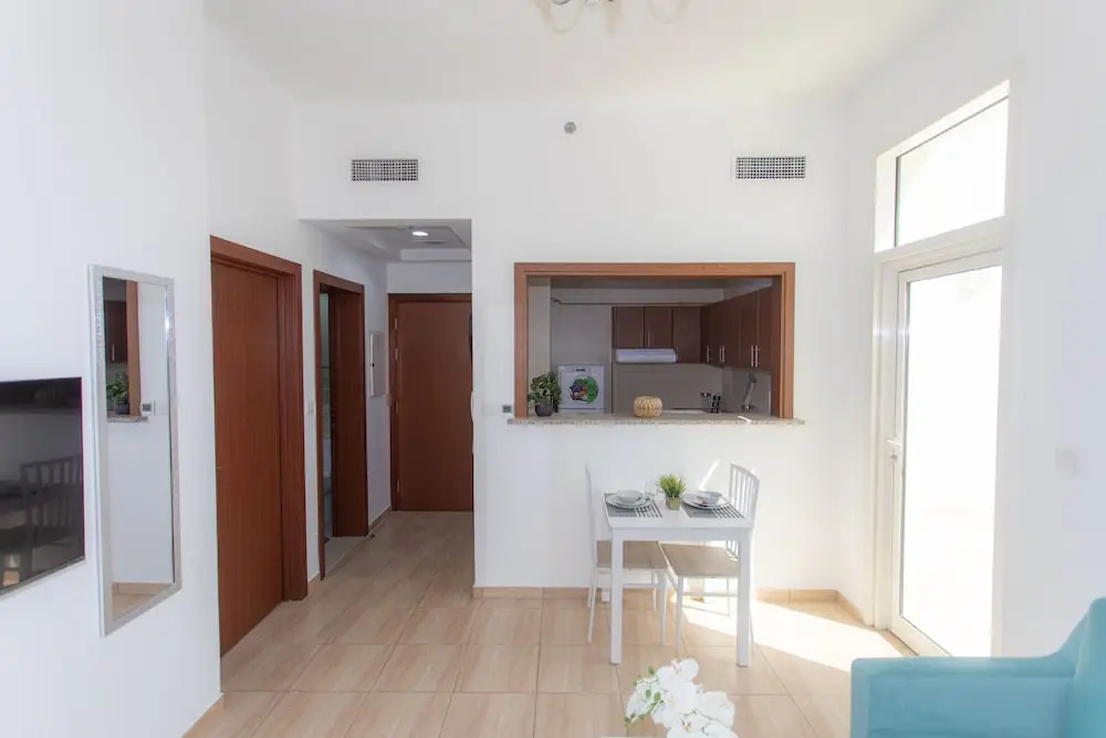 Lofty apt with panoramic view terrace