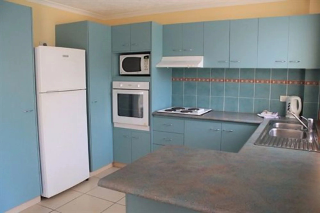 Sunsetcourt Budget holiday apartments surfers paradise