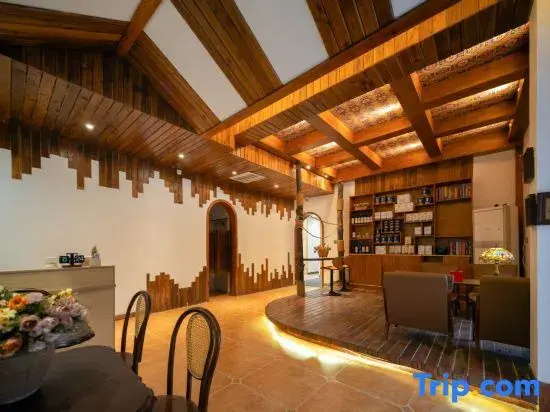 Instant • Audiovisual Homestay