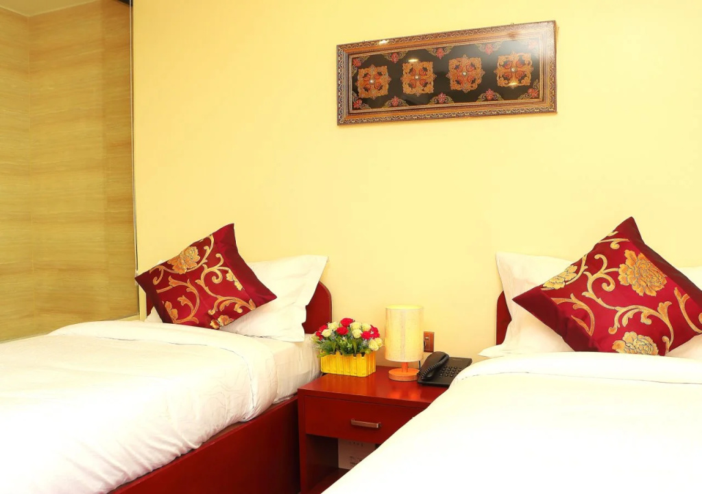 Diamonds Inn