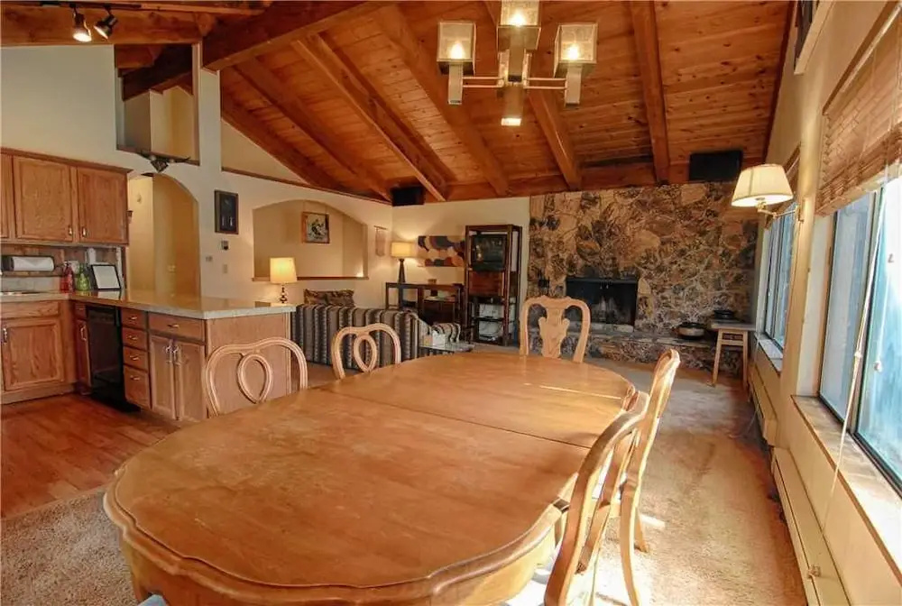 Spacious Cedar Flat Lookout Home #157