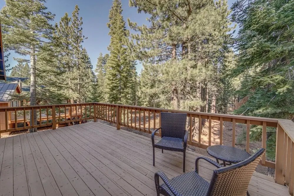 Home 1 Mi to Downhill Ski Resort: Bring Your Pets!