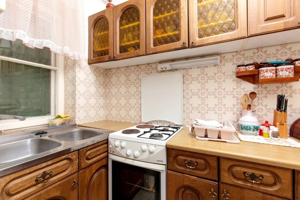 Apartment With 2 Bedrooms in Slatine, With Enclosed Garden and Wifi -
