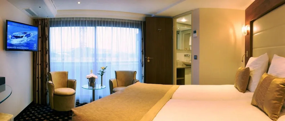 Baxter Hoare Hotelship - Adults only