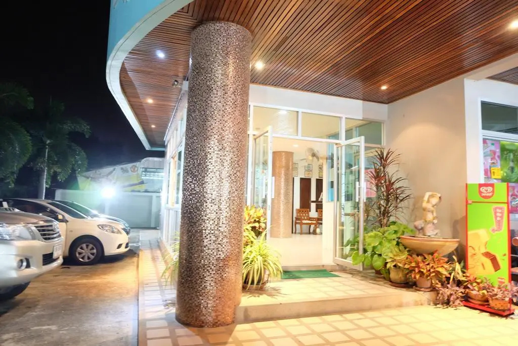 Lomsabai Apartments