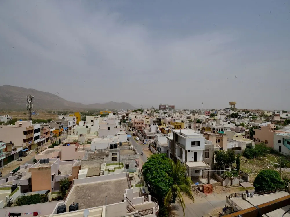 OYO 13860 Panchsheel Plaza