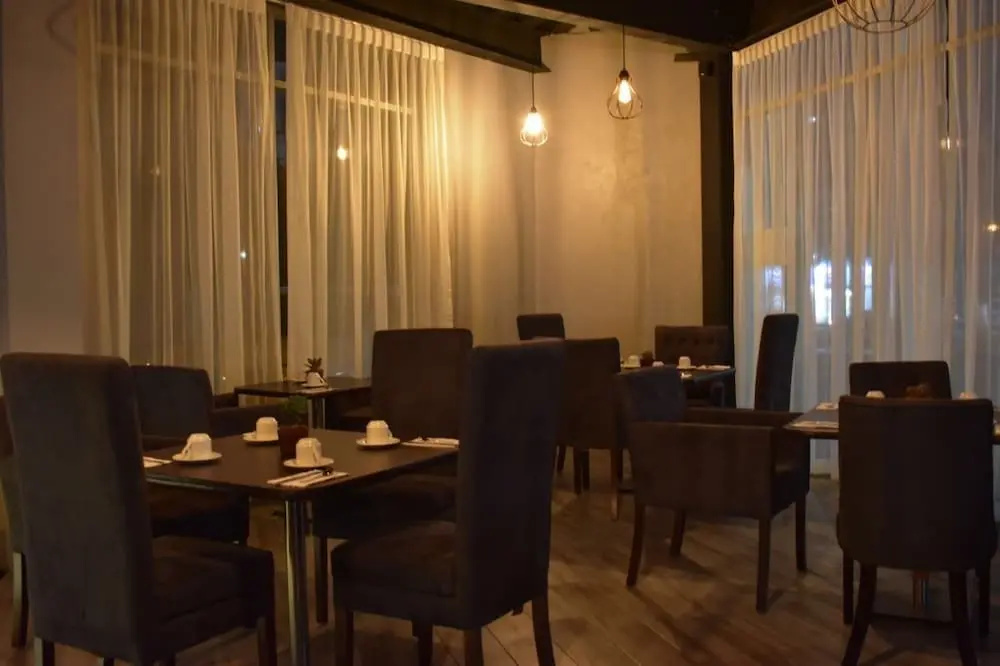 ESDUMA HK HOTEL Pachuca