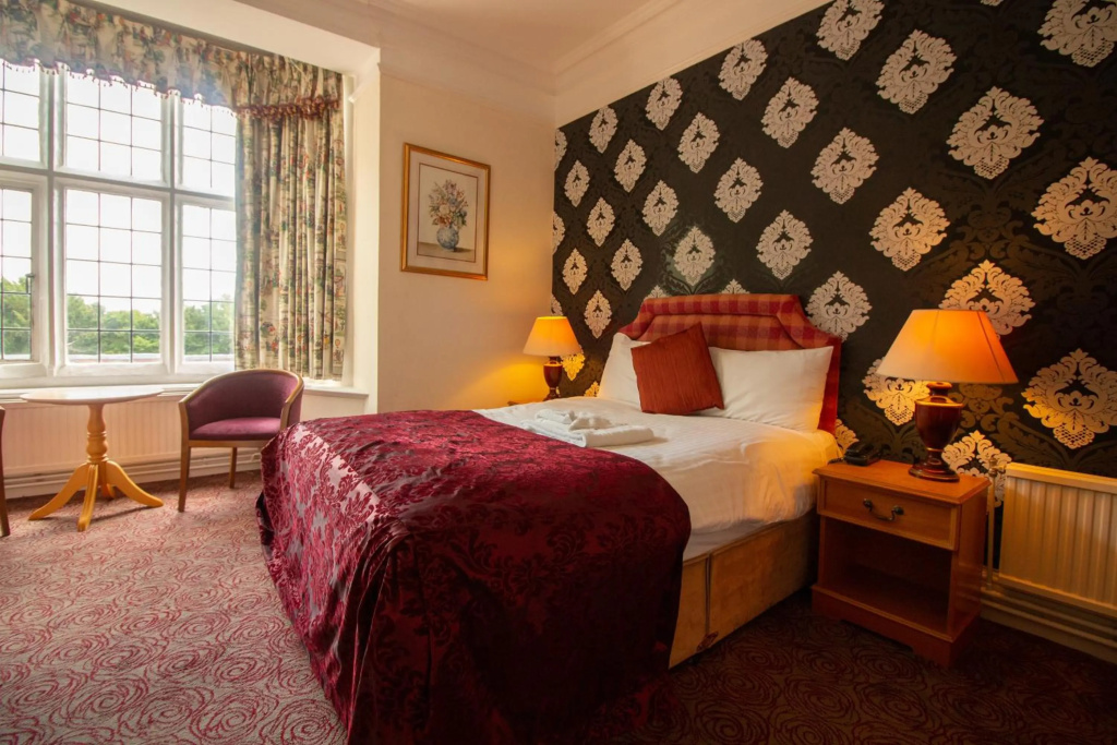 Westone Manor Hotel