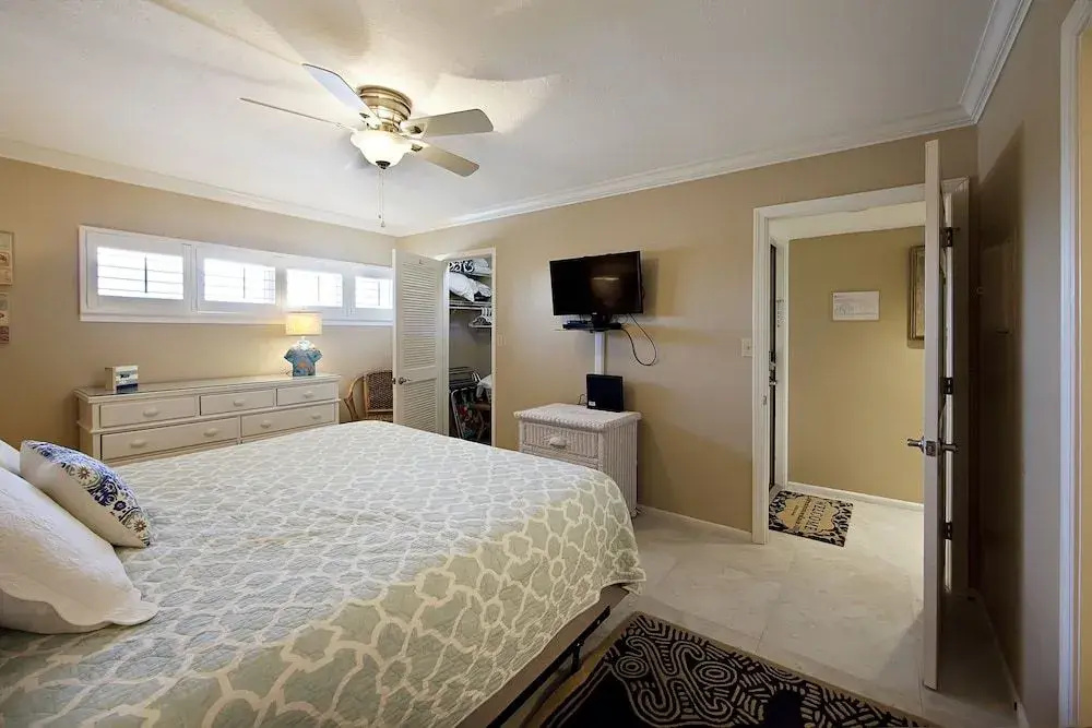 Gulf Shore Condo #316 - 1 Br condo by RedAwning