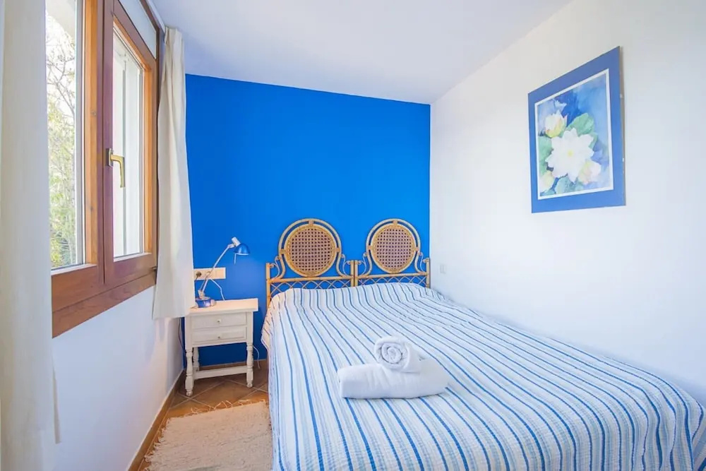 Villa - 5 Bedrooms with Pool, WiFi and Sea views - 104968