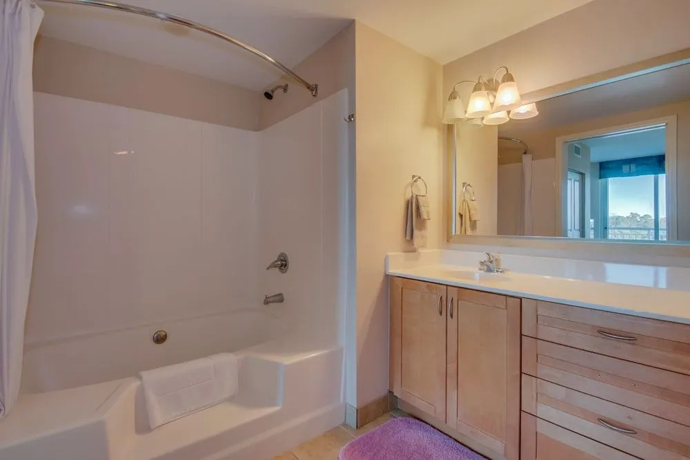 Harbour Gate 412 Waterway 2 Bedrooms 2 Bathrooms Condo