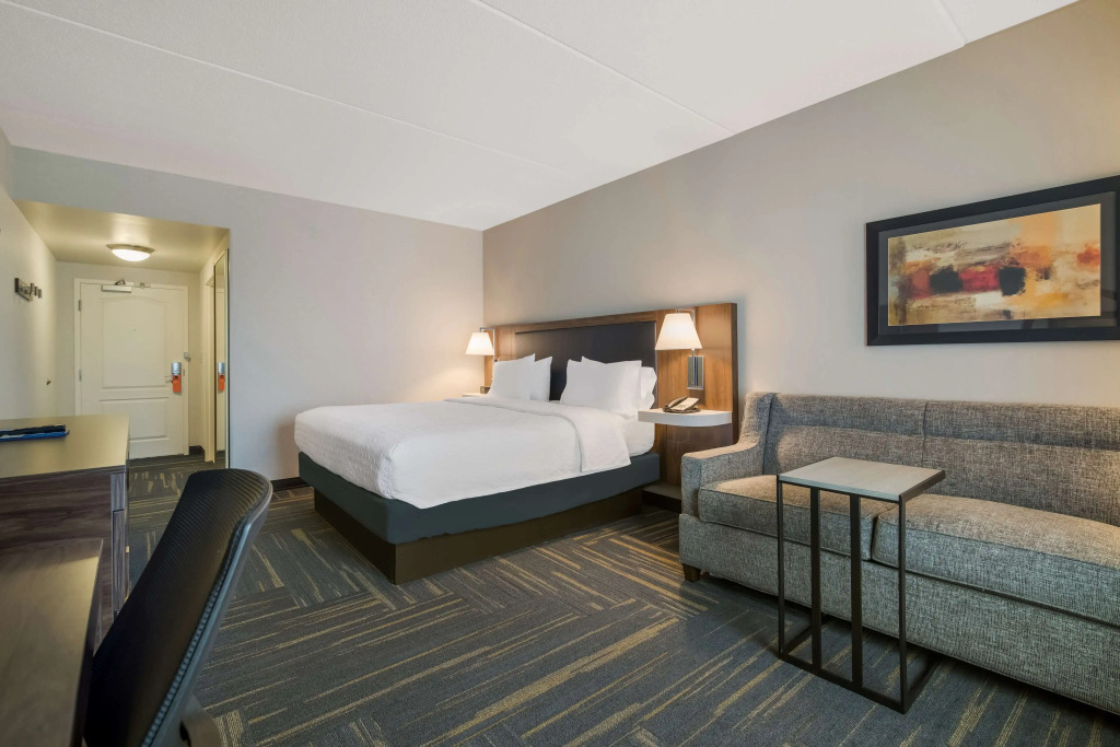 Hampton Inn & Suites Plattsburgh