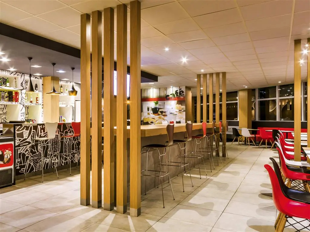 ibis Marilia