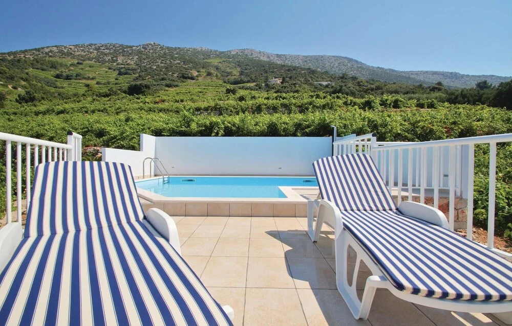 Amazing Home in Dingac-potocine With Wifi and 2 Bedrooms