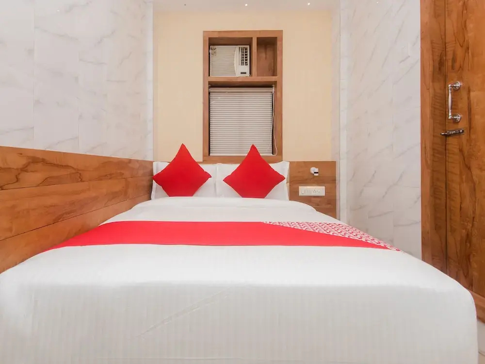 Hotel Amber Indore Palace