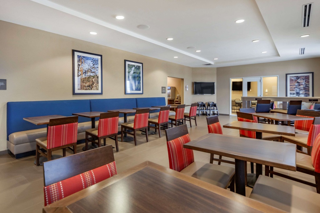 Comfort Inn & Suites Sidney I-80