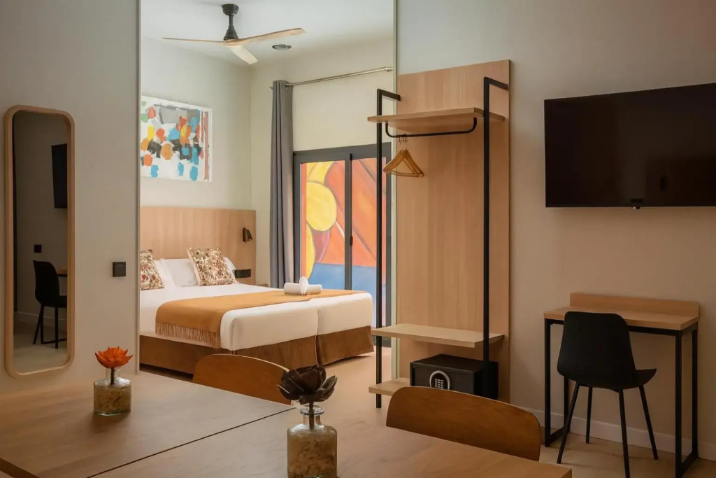 Aerohotel Barcelona Airport 24h