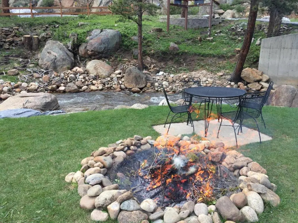 4 Seasons Inn on Fall River