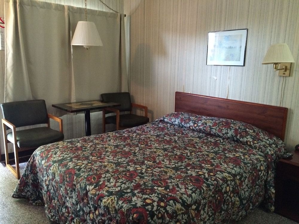 Maples Motel