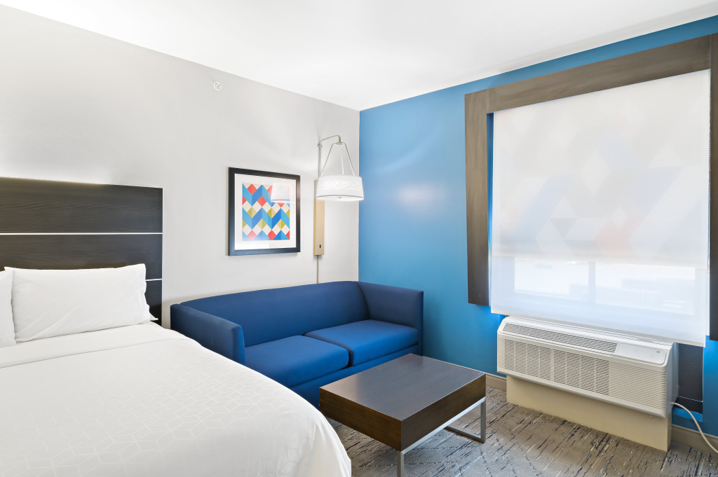 Holiday Inn Express & Suites White Hall by IHG