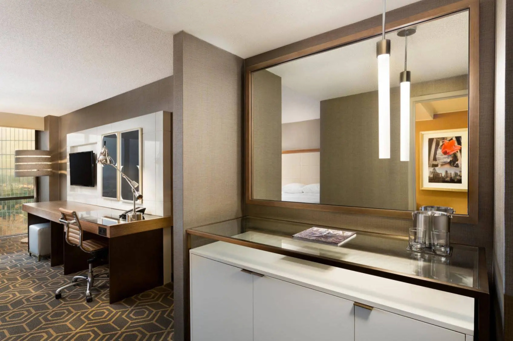 DoubleTree by Hilton Hotel Dallas - Campbell Centre