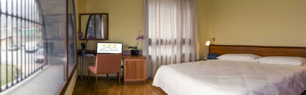 Massi Hotel