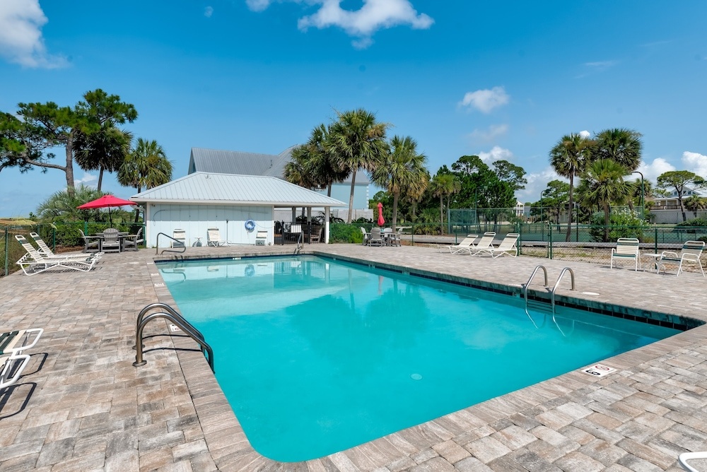 Purple Parrot - You Will Be Amazed At The Panoramic Island Views From The Third Floor Crows Nest! 4 Bedroom Home by RedAwning