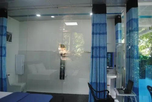 Glass Rooms Accommodations Adam's peak
