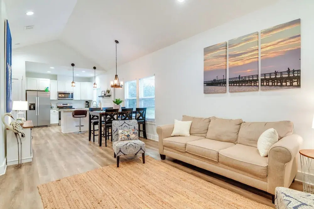 1 Mi to Beach Retreat with Large Yard in Rockport