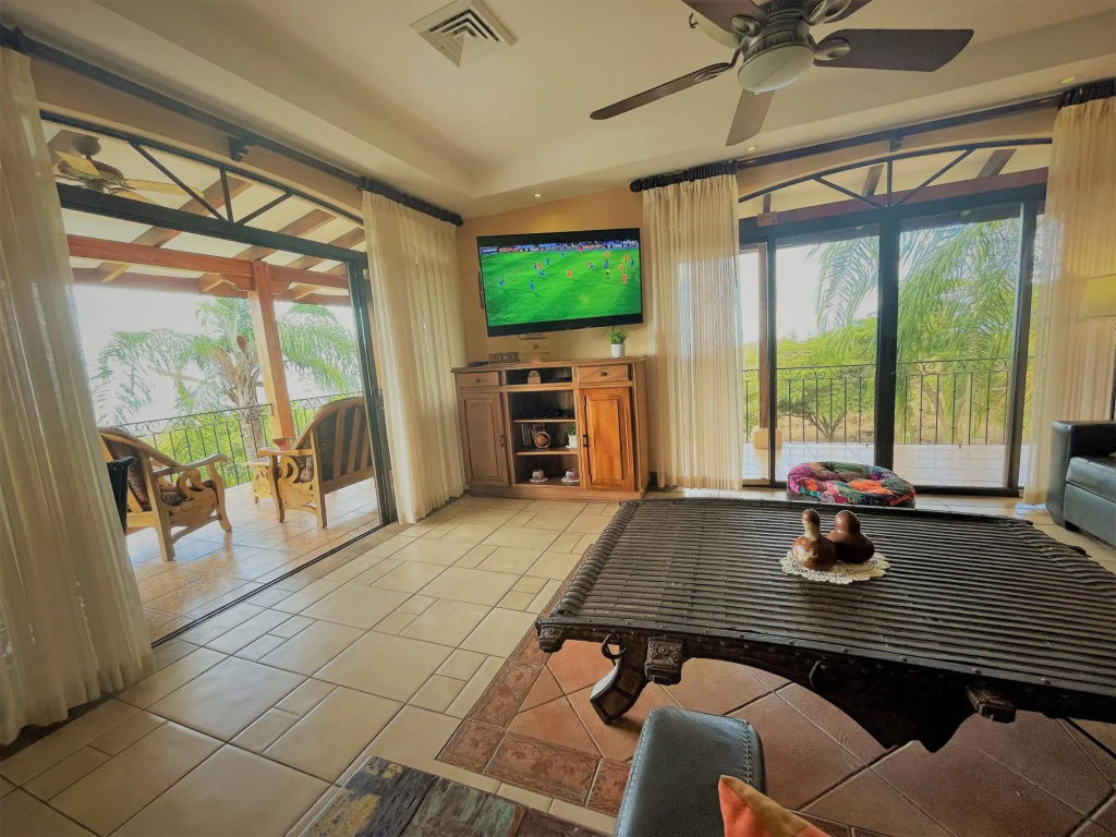 Playa Potrero 4 BR Home Large Saltwater Pool Spectacular Views - Villa Oasis