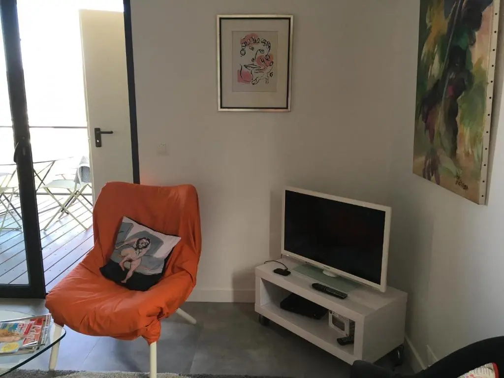 Superbe appartement vue mer idéalement situé à 750m des commerces et du centre historique de Porto-V