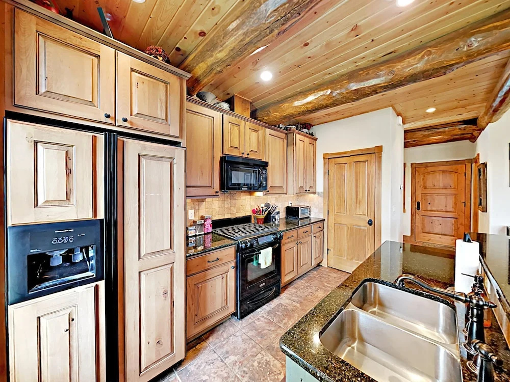 525 N Lupine Lane Home - 4 Br home by RedAwning