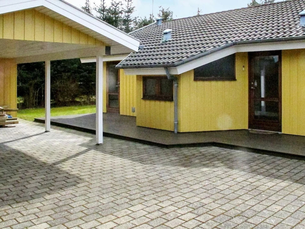 Luxurious Holiday Home Near Hals With Whirlpool